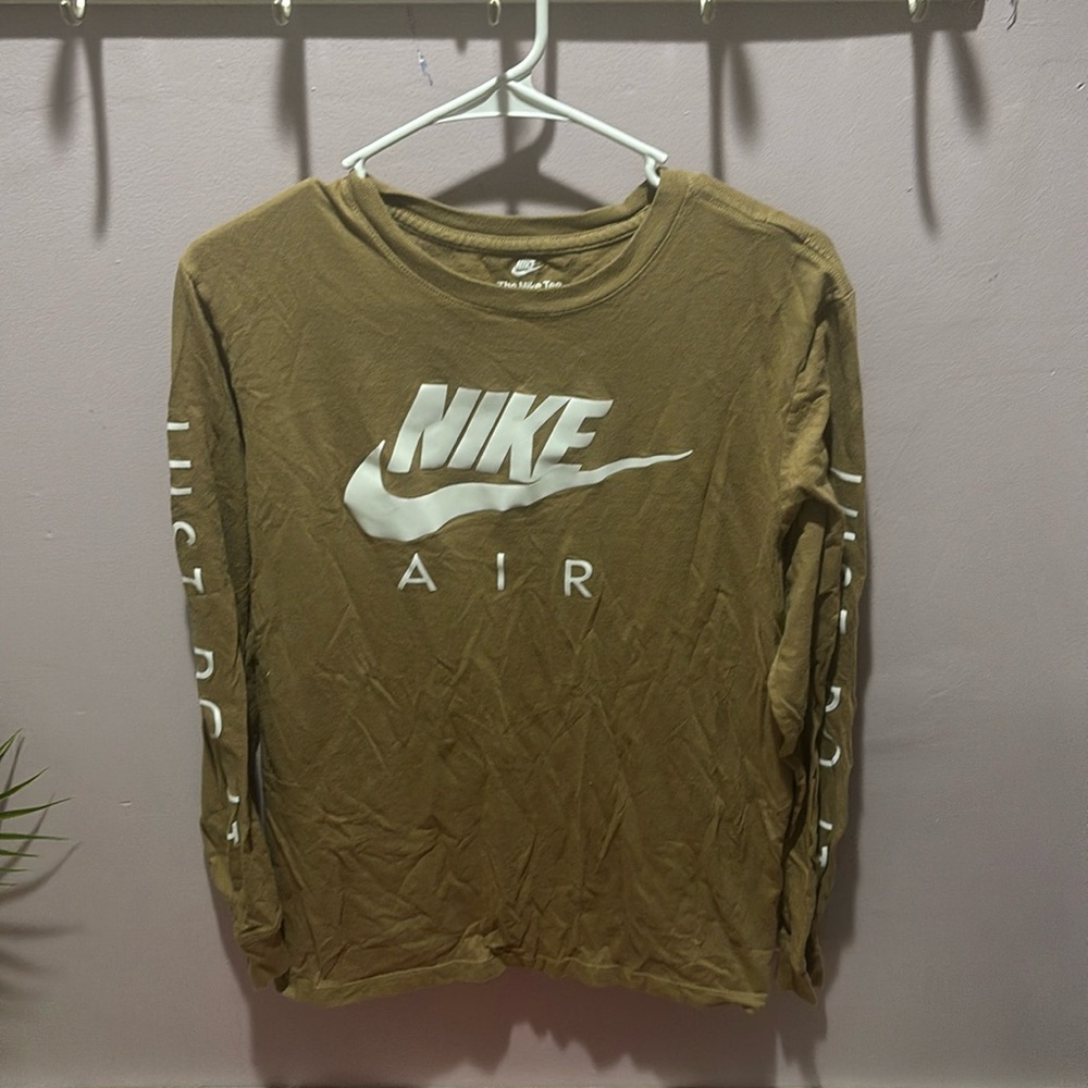 Women’s Nike Long Sleeve, Size Medium